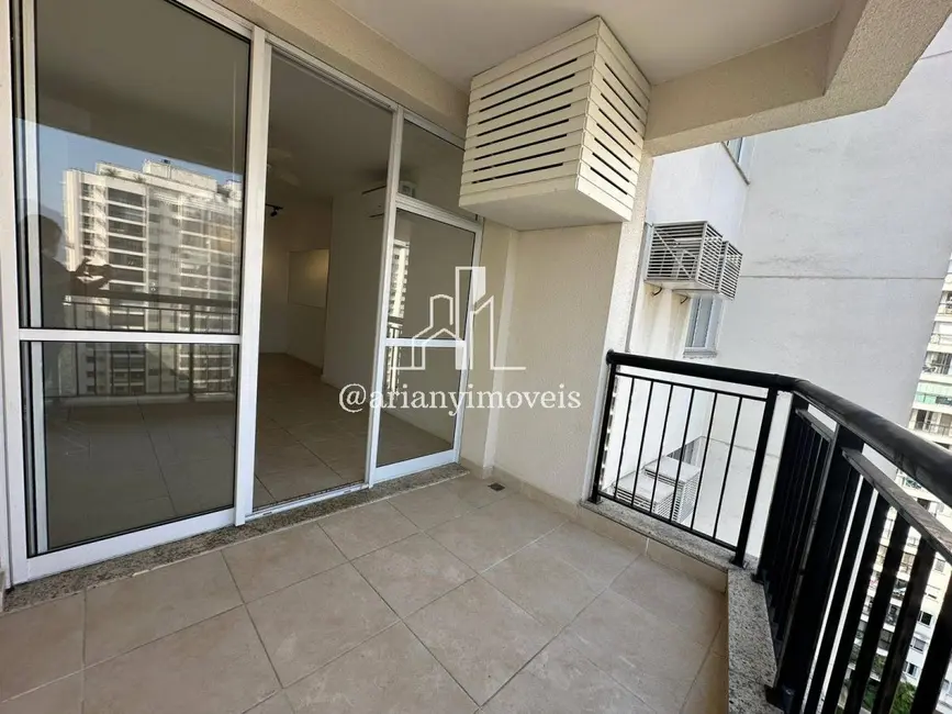 Foto 3 de Apartamento com 2 quartos à venda, 70m2 em Rio De Janeiro - RJ