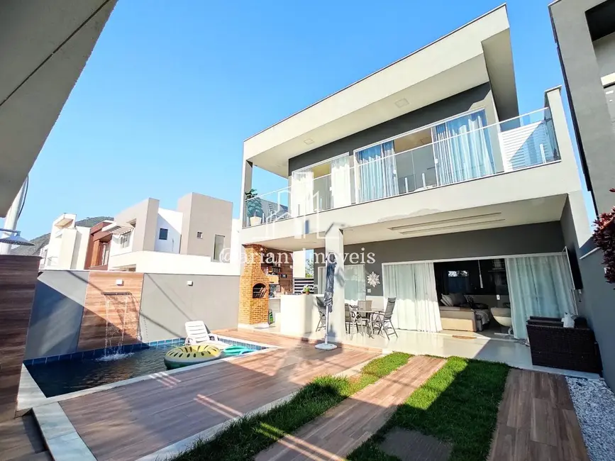 Foto 2 de Casa de Condomínio com 3 quartos à venda, 224m2 em Vargem Pequena, Rio De Janeiro - RJ