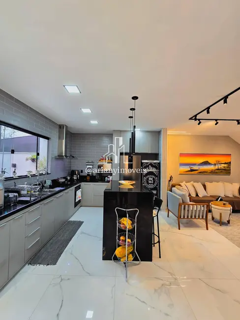 Casa de Condomínio com 4 quartos à venda, 293m2 em Vargem Pequena, Rio De Janeiro - RJ - imagem 9 Foto 9 de Casa de Condomínio com 4 quartos à venda, 293m2 em Vargem Pequena, Rio De Janeiro - RJ