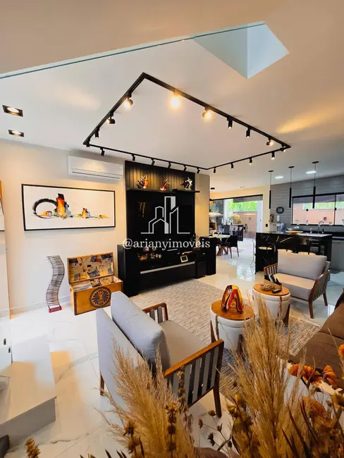 Casa de Condomínio com 4 quartos à venda, 293m2 em Vargem Pequena, Rio De Janeiro - RJ - imagem 3 Foto 3 de Casa de Condomínio com 4 quartos à venda, 293m2 em Vargem Pequena, Rio De Janeiro - RJ