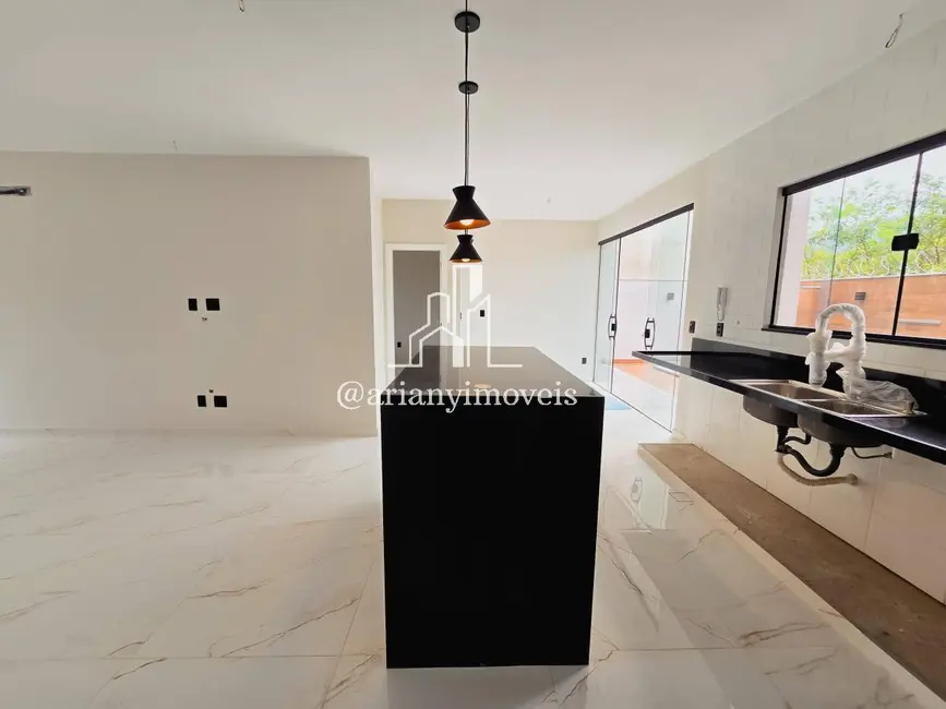 Casa de Condomínio com 4 quartos à venda, 293m2 em Vargem Pequena, Rio De Janeiro - RJ - imagem 8 Foto 8 de Casa de Condomínio com 4 quartos à venda, 293m2 em Vargem Pequena, Rio De Janeiro - RJ