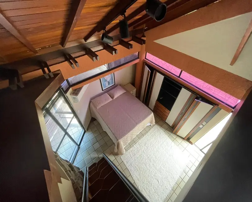 Casa com 4 quartos à venda, 750m2 em Praia do Morro, Guarapari - ES - imagem 3 Foto 3 de Casa com 4 quartos à venda, 750m2 em Praia do Morro, Guarapari - ES