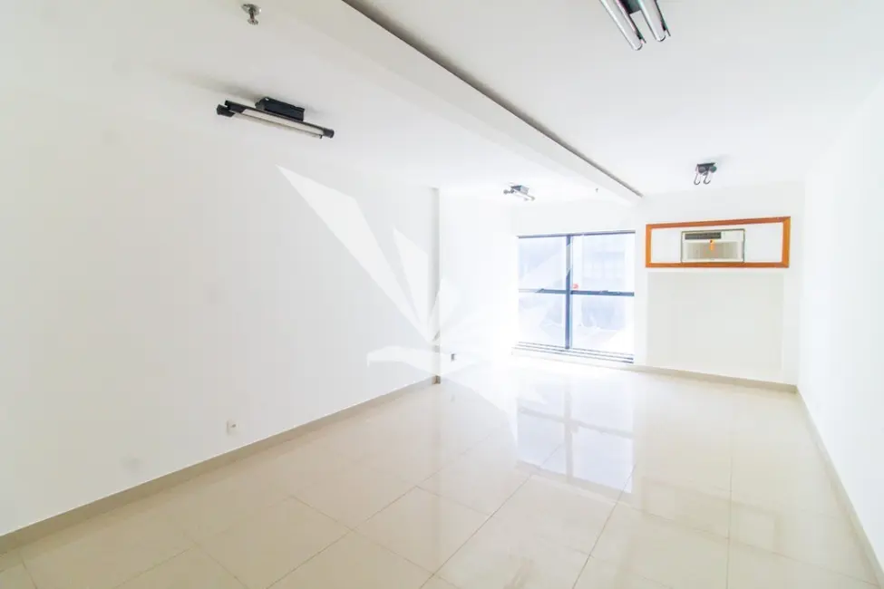 Sala Comercial para alugar, 34m2 em Asa Norte, Brasilia - DF - imagem 3 Foto 3 de Sala Comercial para alugar, 34m2 em Asa Norte, Brasilia - DF