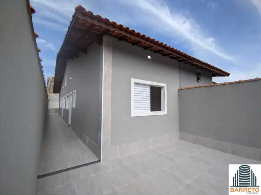 Foto 4 de Casa com 2 quartos à venda, 97m2 em Itanhaem - SP