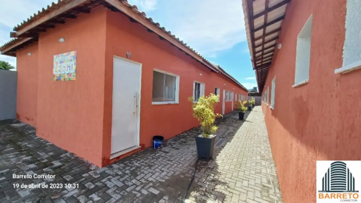 Foto 8 de Casa com 2 quartos à venda, 66m2 em Itanhaem - SP