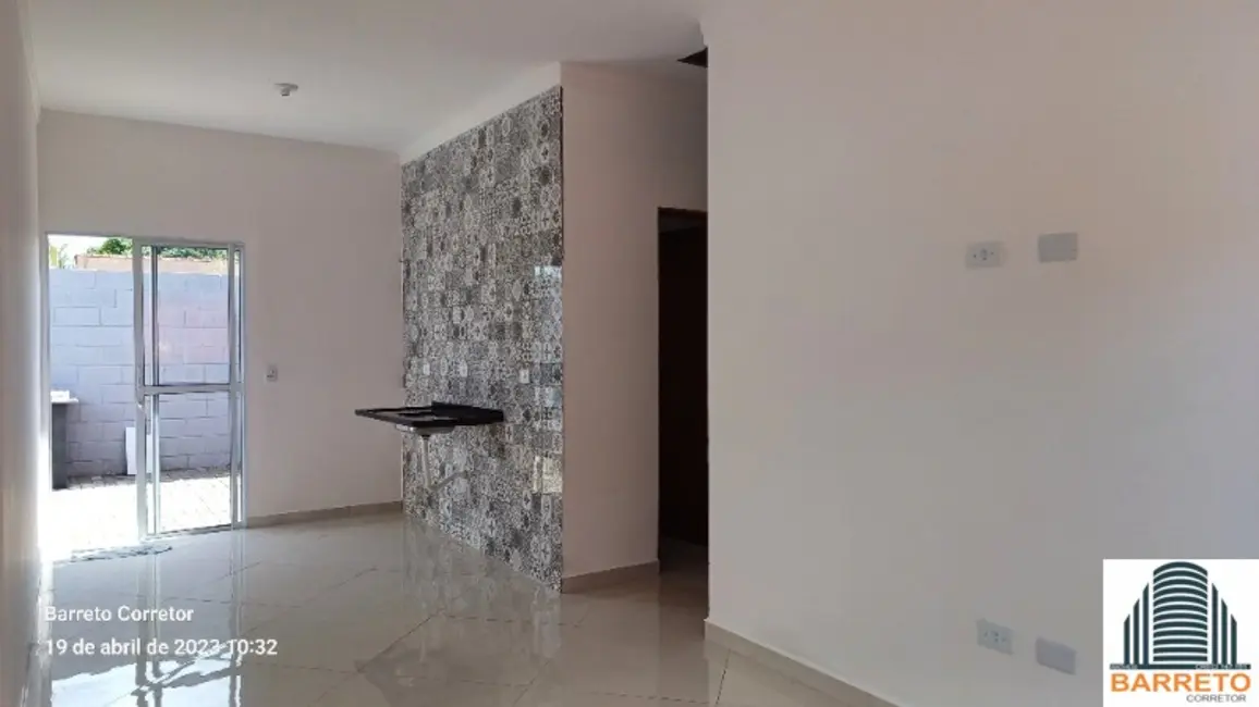 Foto 9 de Casa com 2 quartos à venda, 66m2 em Itanhaem - SP