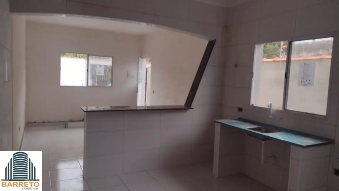 Foto 1 de Casa com 2 quartos à venda, 125m2 em Itanhaem - SP