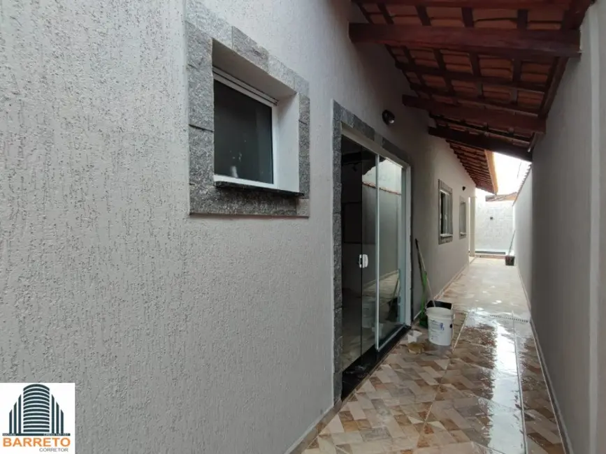 Foto 4 de Casa com 2 quartos à venda, 130m2 em Itanhaem - SP