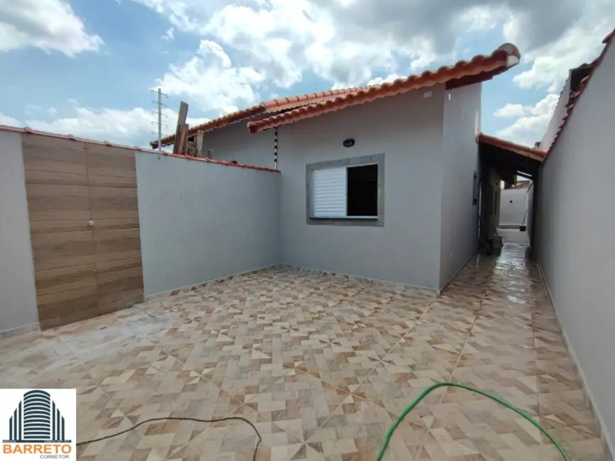Foto 3 de Casa com 2 quartos à venda, 130m2 em Itanhaem - SP