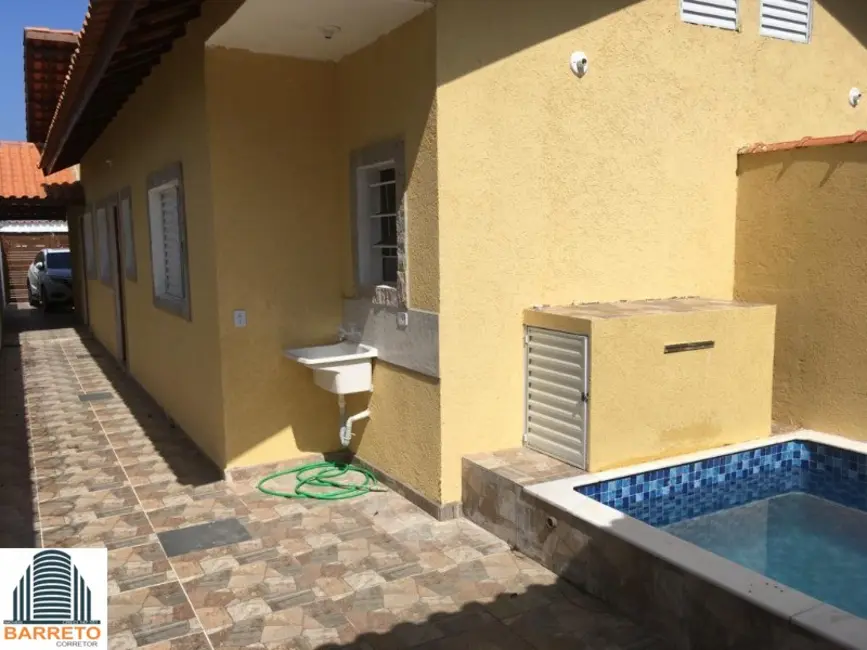 Foto 2 de Casa com 2 quartos à venda, 140m2 em Itanhaem - SP