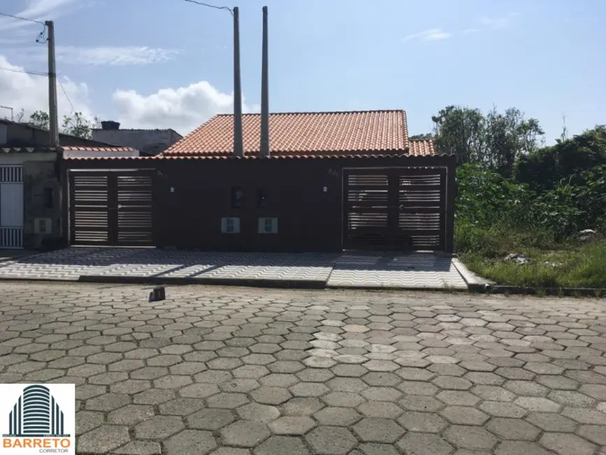 Casa com 2 quartos à venda, 140m2 em Itanhaem - SP - imagem 3 Foto 3 de Casa com 2 quartos à venda, 140m2 em Itanhaem - SP