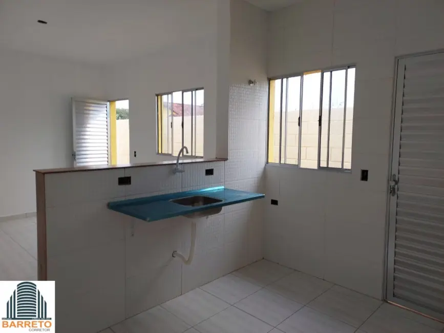 Foto 1 de Casa com 2 quartos à venda, 130m2 em Itanhaem - SP