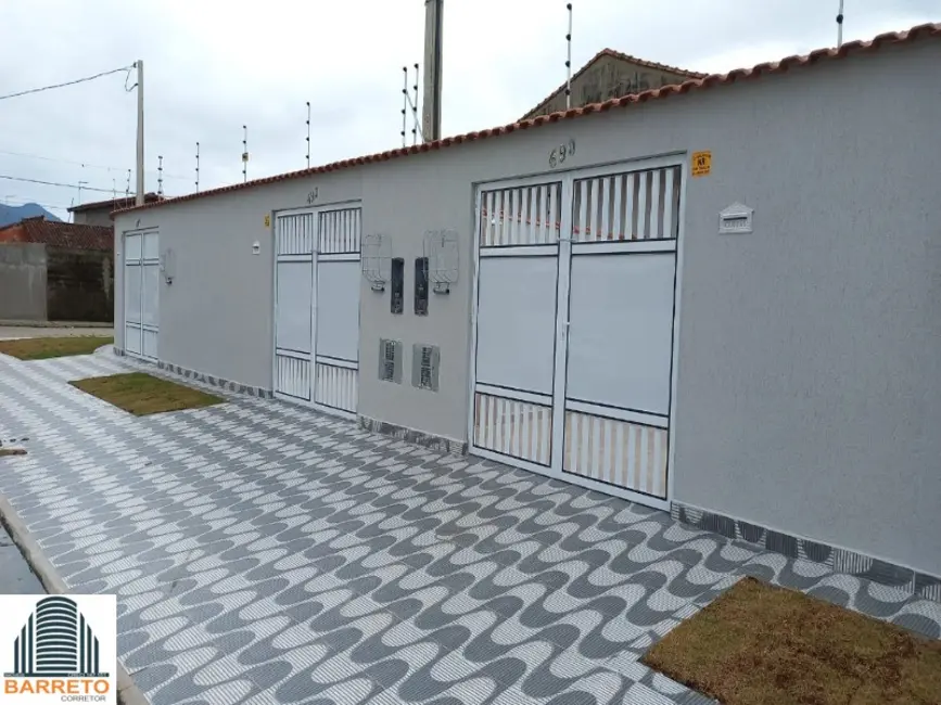 Foto 4 de Casa com 2 quartos à venda, 127m2 em Mongagua - SP