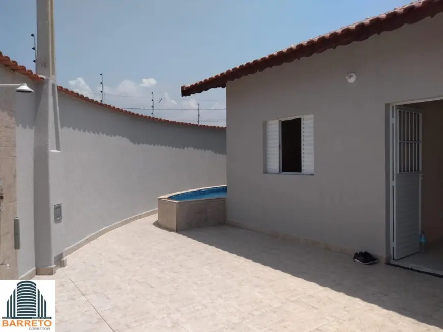 Foto 5 de Casa com 2 quartos à venda, 127m2 em Mongagua - SP