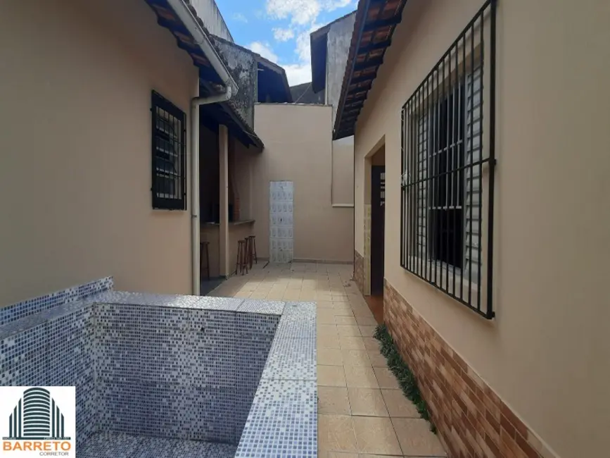 Foto 9 de Casa com 3 quartos à venda, 300m2 em Itanhaem - SP