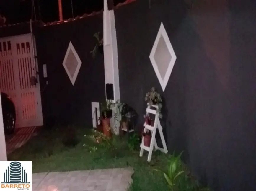 Casa com 3 quartos à venda, 104m2 em Itanhaem - SP - imagem 4 Foto 4 de Casa com 3 quartos à venda, 104m2 em Itanhaem - SP