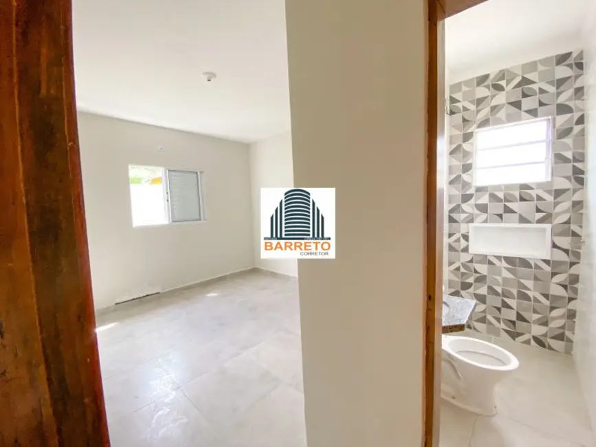 Casa com 2 quartos à venda, 171m2 em Itanhaem - SP - imagem 4 Foto 4 de Casa com 2 quartos à venda, 171m2 em Itanhaem - SP
