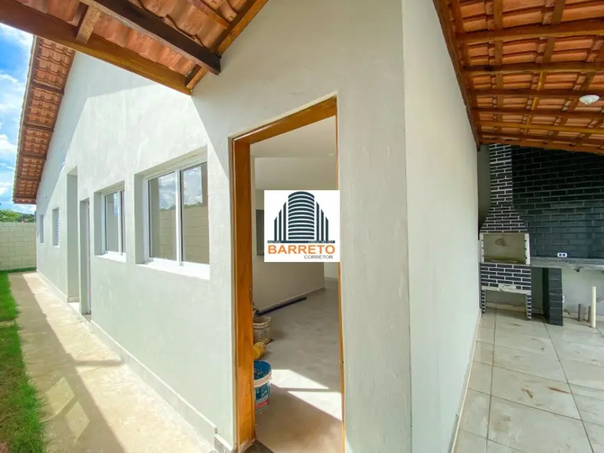 Foto 2 de Casa com 2 quartos à venda, 171m2 em Itanhaem - SP