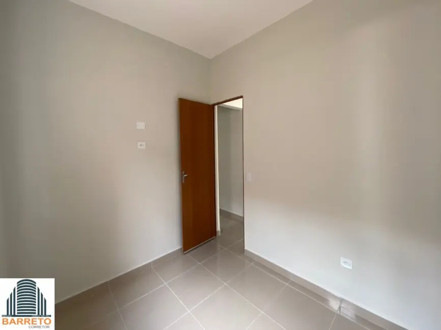 Foto 3 de Casa com 2 quartos à venda, 180m2 em Itanhaem - SP