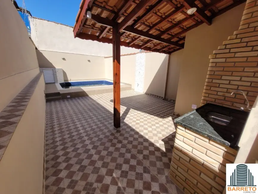 Foto 1 de Casa com 2 quartos à venda, 164m2 em Itanhaem - SP