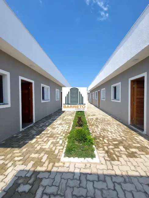 Casa com 2 quartos à venda, 46m2 em Itanhaem - SP - imagem 2 Foto 2 de Casa com 2 quartos à venda, 46m2 em Itanhaem - SP