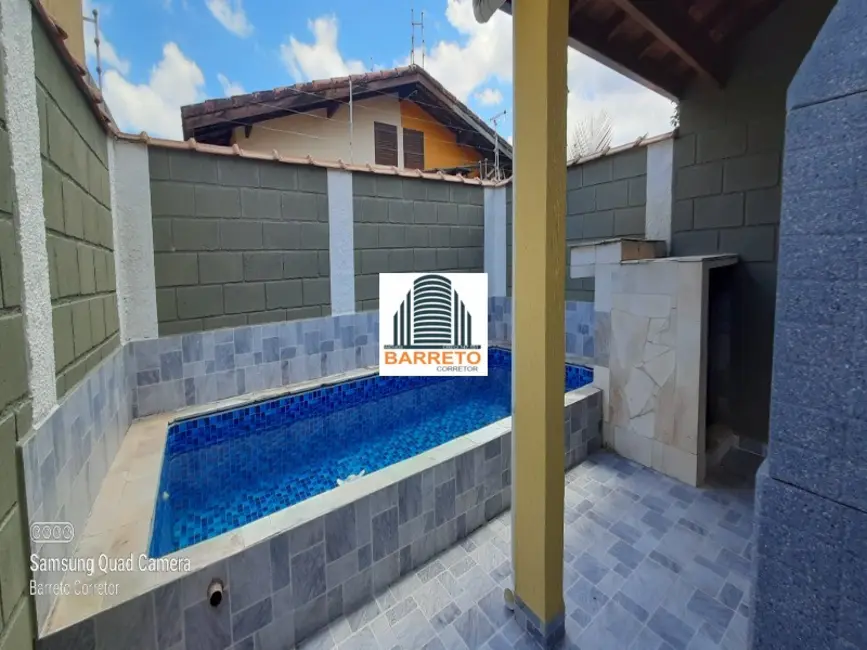 Foto 1 de Casa com 2 quartos à venda, 72m2 em Itanhaem - SP