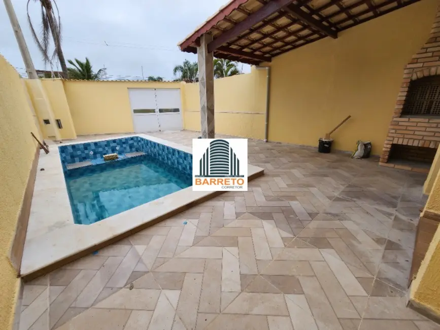 Foto 2 de Casa com 2 quartos à venda, 53m2 em Itanhaem - SP