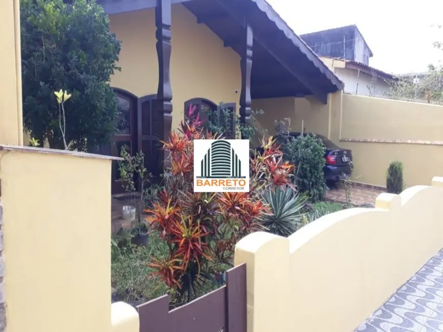 Casa com 5 quartos à venda, 186m2 em Itanhaem - SP - imagem 4 Foto 4 de Casa com 5 quartos à venda, 186m2 em Itanhaem - SP