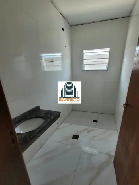 Foto 8 de Casa com 2 quartos à venda, 90m2 em Itanhaem - SP