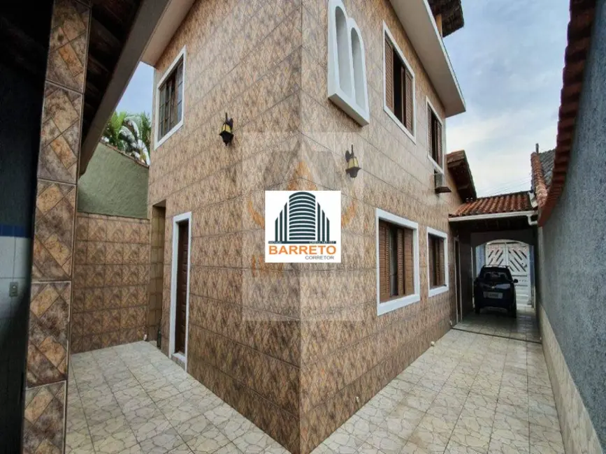 Foto 1 de Casa com 4 quartos à venda, 180m2 em Itanhaem - SP