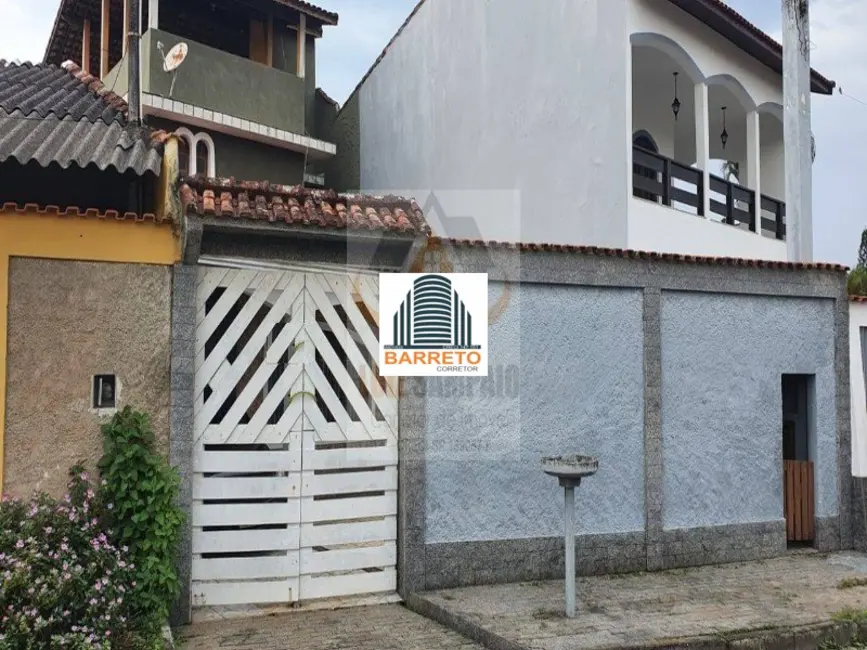 Foto 2 de Casa com 4 quartos à venda, 180m2 em Itanhaem - SP