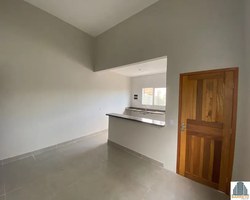Foto 4 de Casa com 2 quartos à venda, 74m2 em Itanhaem - SP