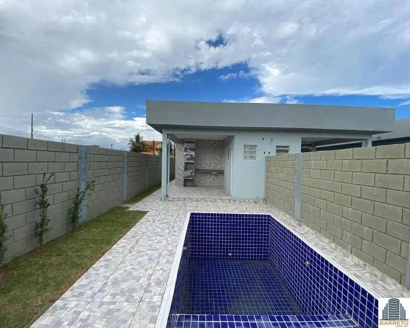 Foto 2 de Casa com 2 quartos à venda, 74m2 em Itanhaem - SP