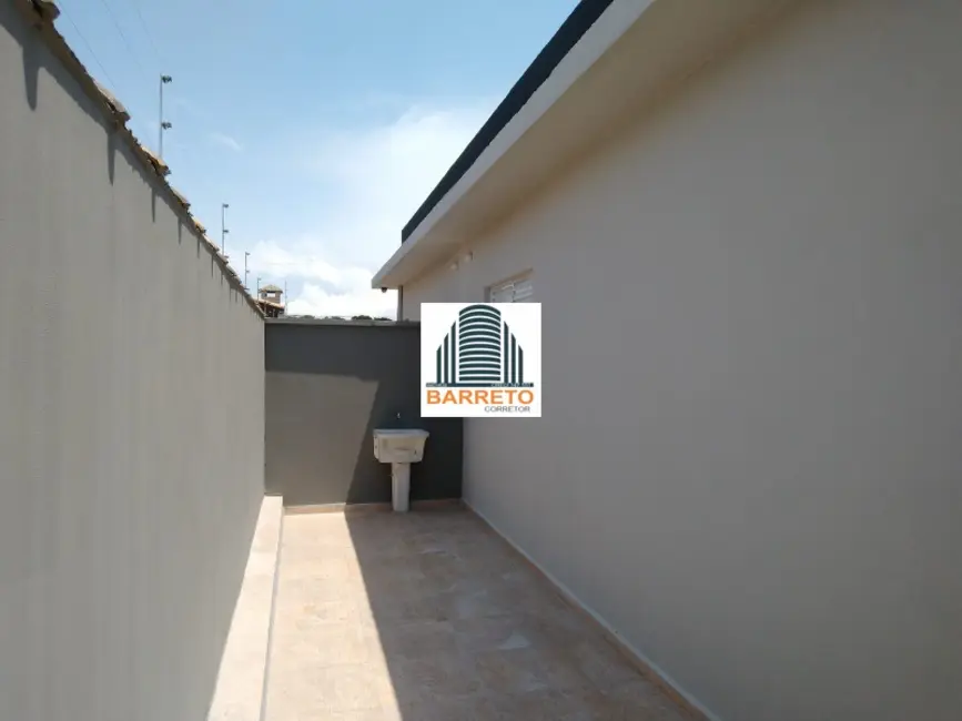 Foto 8 de Casa com 2 quartos à venda, 80m2 em Itanhaem - SP
