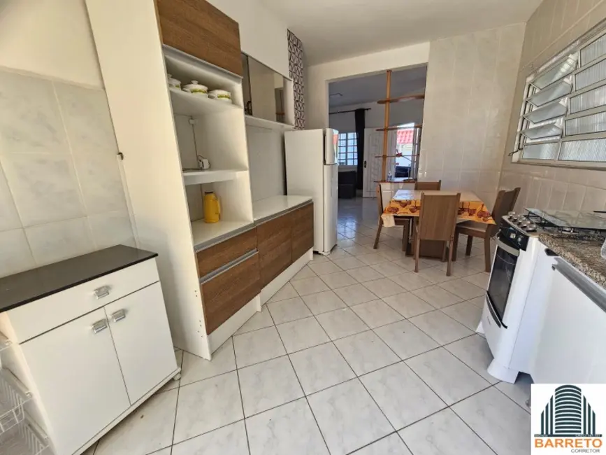 Foto 5 de Casa com 3 quartos à venda, 250m2 em Itanhaem - SP