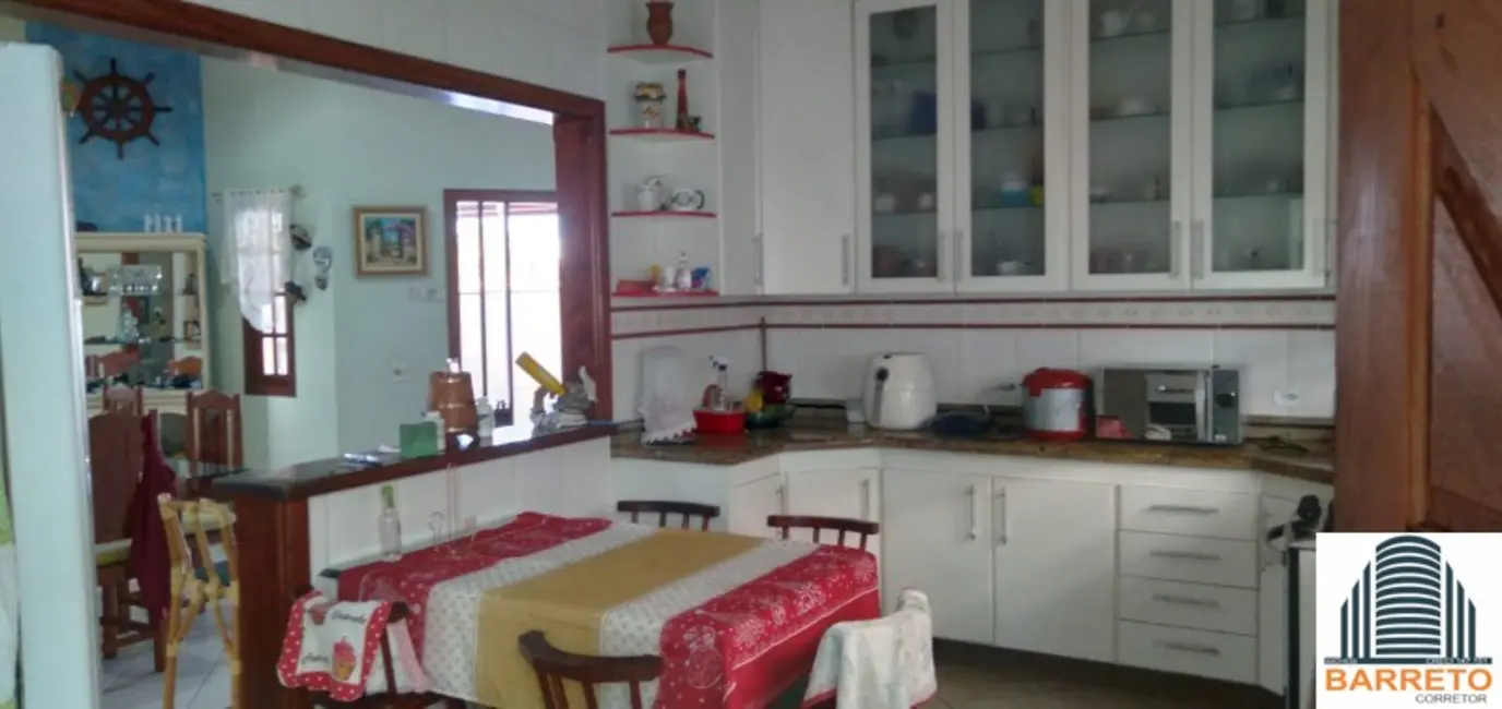 Foto 2 de Casa com 5 quartos à venda, 420m2 em Itanhaem - SP