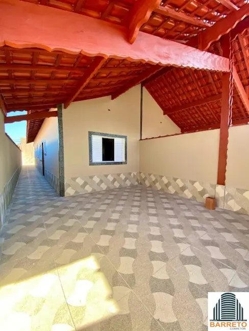 Foto 2 de Casa com 2 quartos à venda, 175m2 em Mongagua - SP