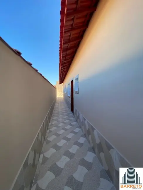 Foto 2 de Casa com 2 quartos à venda, 125m2 em Mongagua - SP