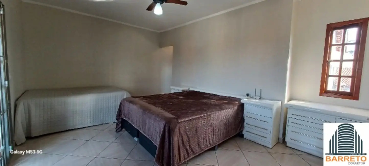 Casa com 4 quartos para alugar, 250m2 em Itanhaem - SP - imagem 7 Foto 7 de Casa com 4 quartos para alugar, 250m2 em Itanhaem - SP