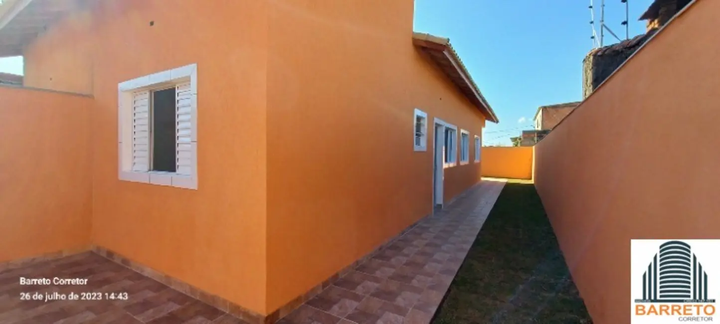 Foto 2 de Casa com 2 quartos à venda, 180m2 em Itanhaem - SP