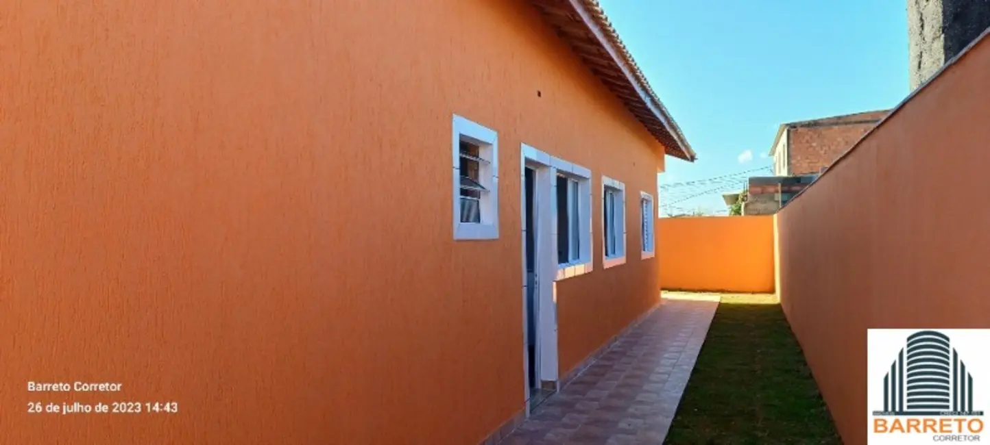 Foto 3 de Casa com 2 quartos à venda, 180m2 em Itanhaem - SP