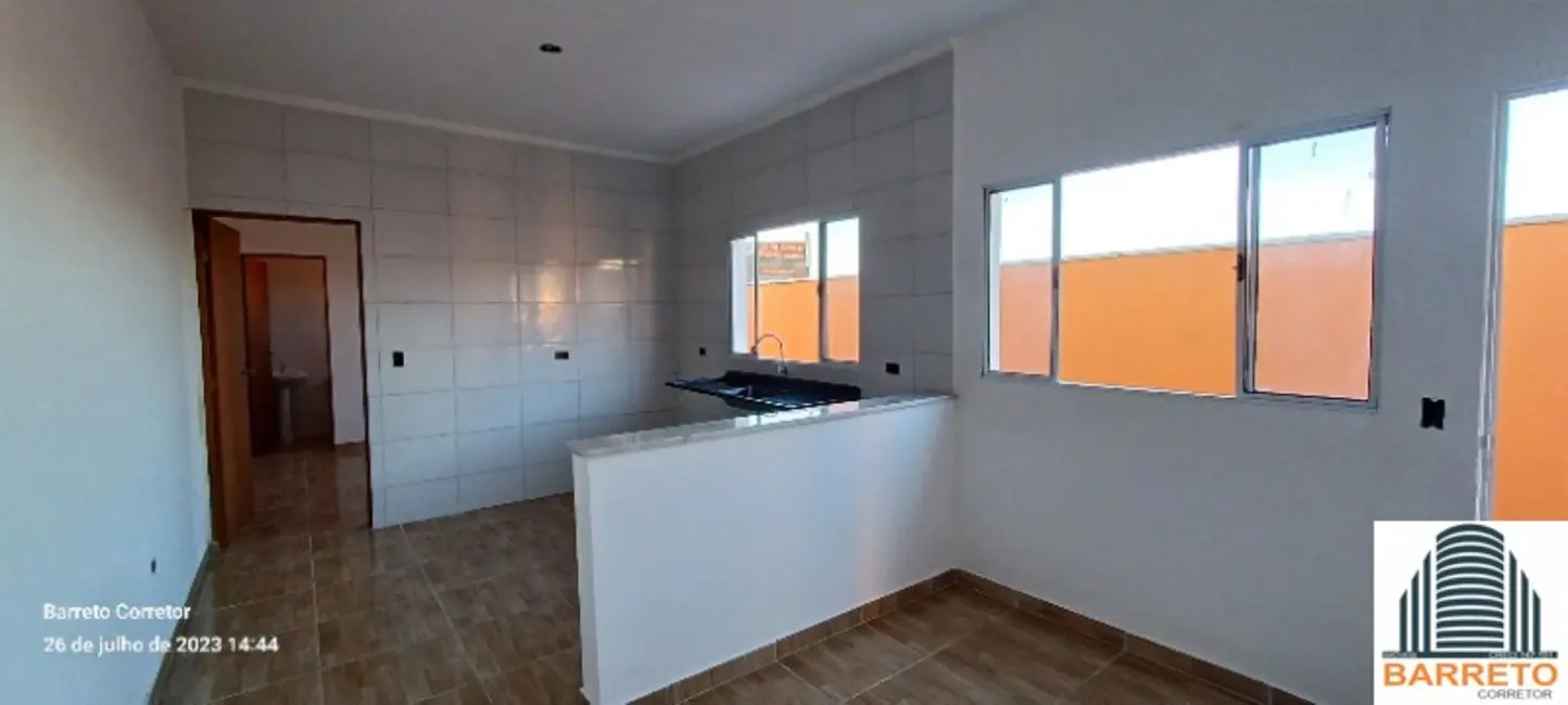 Foto 9 de Casa com 2 quartos à venda, 180m2 em Itanhaem - SP