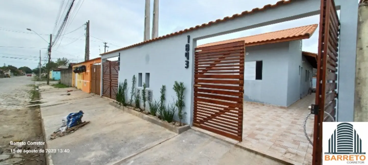 Foto 2 de Casa com 2 quartos à venda, 125m2 em Itanhaem - SP