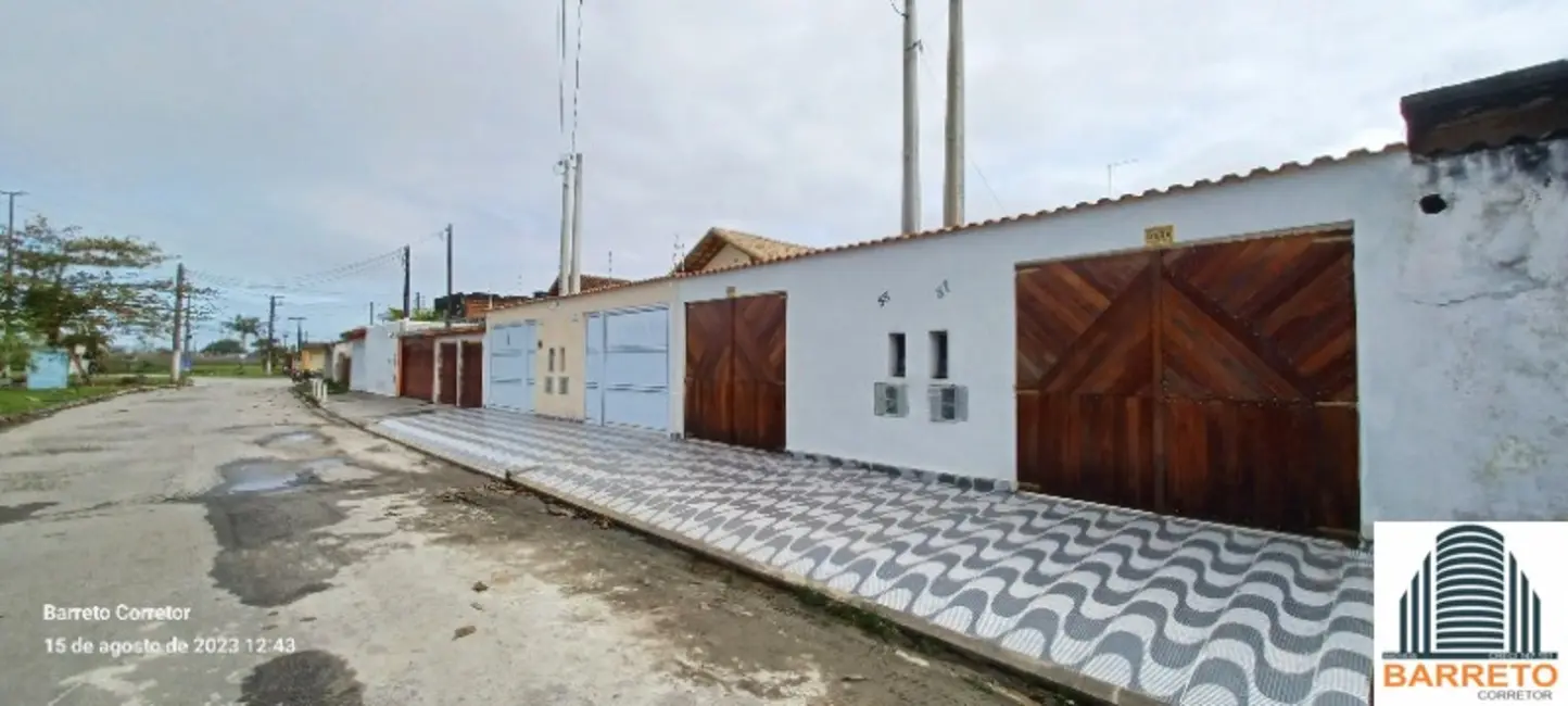 Foto 2 de Casa com 2 quartos à venda, 150m2 em Itanhaem - SP