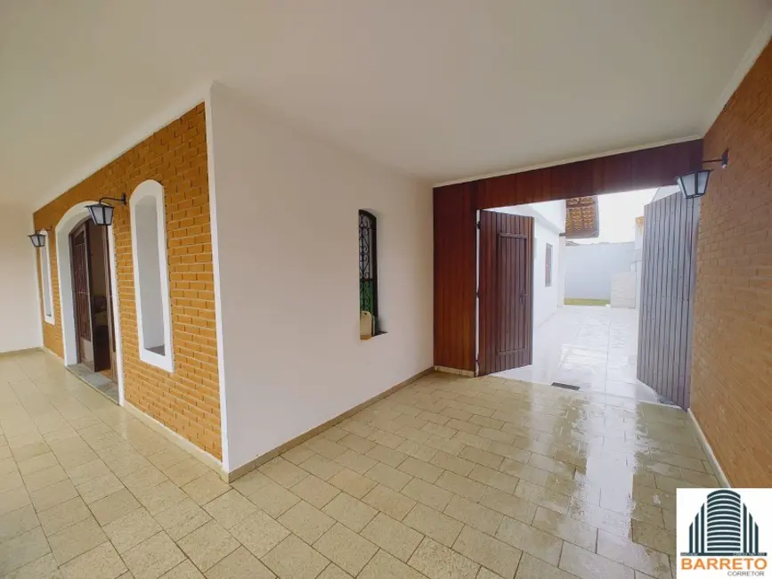 Casa com 2 quartos à venda, 108m2 em Itanhaem - SP - imagem 3 Foto 3 de Casa com 2 quartos à venda, 108m2 em Itanhaem - SP