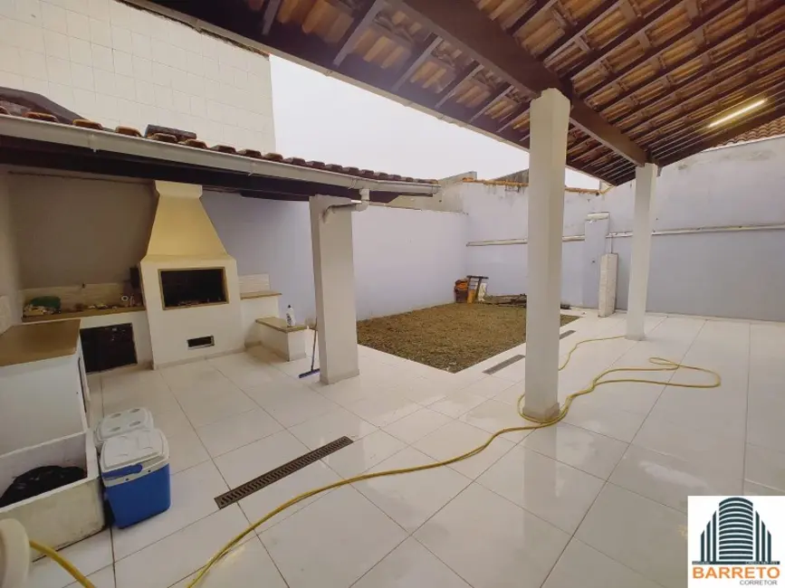 Casa com 2 quartos à venda, 108m2 em Itanhaem - SP - imagem 6 Foto 6 de Casa com 2 quartos à venda, 108m2 em Itanhaem - SP