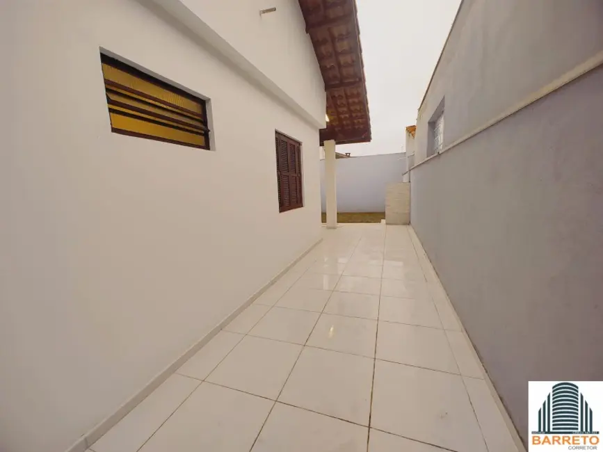 Casa com 2 quartos à venda, 108m2 em Itanhaem - SP - imagem 4 Foto 4 de Casa com 2 quartos à venda, 108m2 em Itanhaem - SP