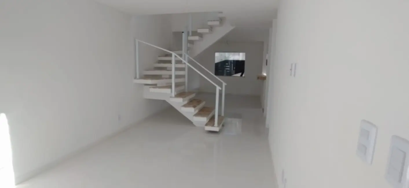 Casa com 4 quartos à venda, 120m2 em Lauro De Freitas - BA - imagem 8 Foto 8 de Casa com 4 quartos à venda, 120m2 em Lauro De Freitas - BA