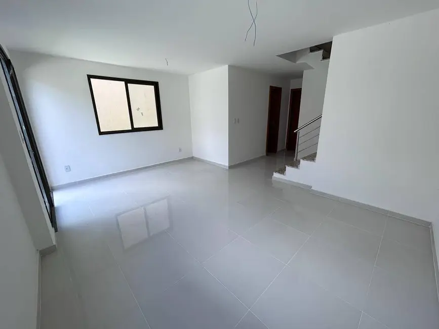 Casa com 4 quartos à venda, 110m2 em Camacari - BA - imagem 3 Foto 3 de Casa com 4 quartos à venda, 110m2 em Camacari - BA