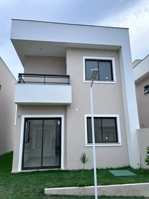 Foto 1 de Casa com 4 quartos à venda, 110m2 em Camacari - BA
